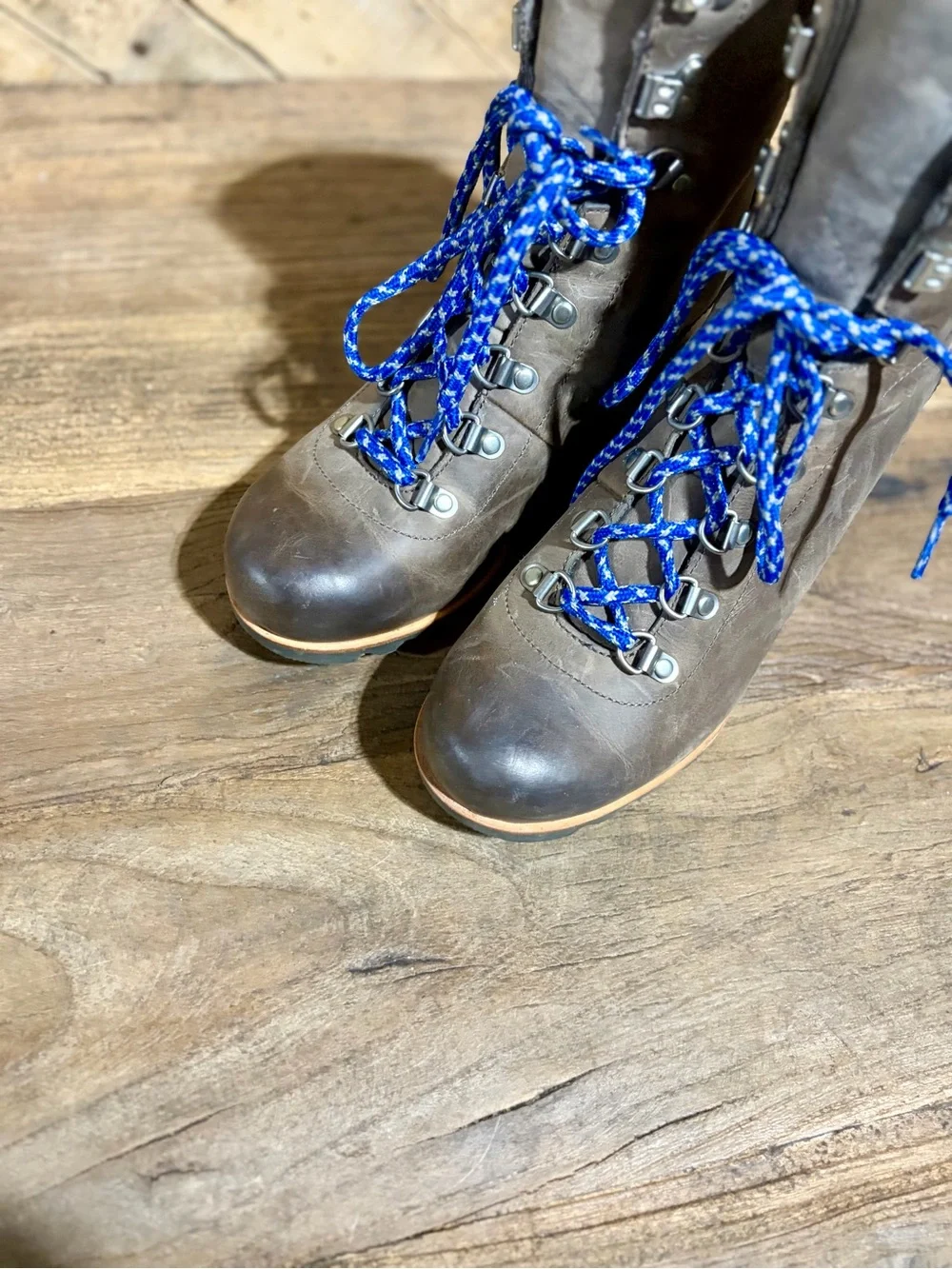 SOREL – Conquest Wedge Waterproof Leather Boots – Gray Kettle/Aviation – Sz. 10